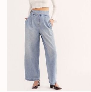 Free People Side Belted Wide Leg High Rise Blue Jeans Size 2 Front‎ Pleats